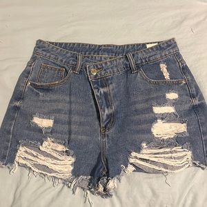 high wasted ripped raw trim denim shorts